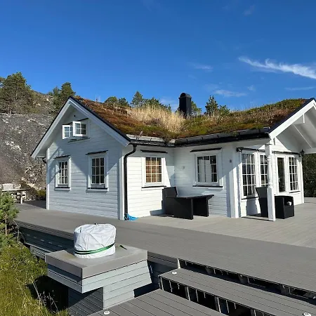 Holiday home Efjord Panorama Lodge, Spectacular View And Jaccuzi Straumoy
