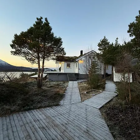 Holiday home Efjord Panorama Lodge, Spectacular View And Jaccuzi