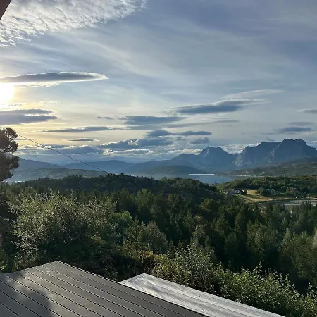 Efjord Panorama Lodge, Spectacular View And Jaccuzi Holiday home *