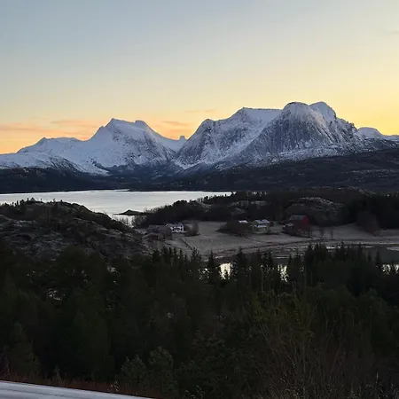 Efjord Panorama Lodge, Spectacular View And Jaccuzi Holiday home