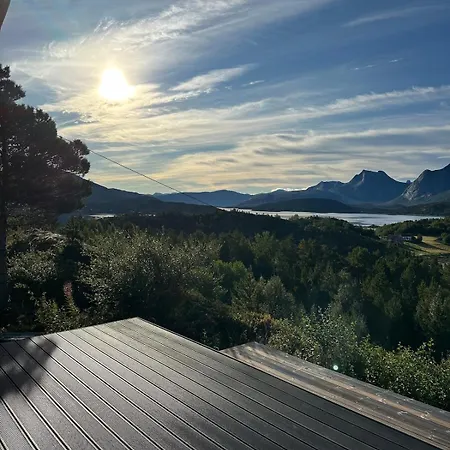 Holiday home Efjord Panorama Lodge, Spectacular View And Jaccuzi