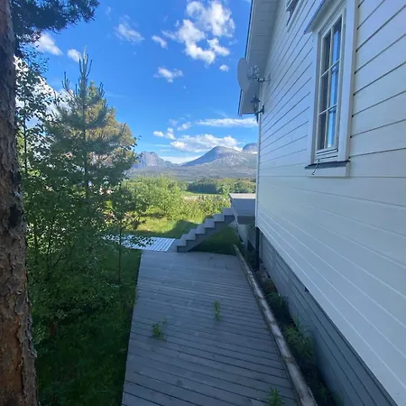 Holiday home Efjord Panorama Lodge, Spectacular View And Jaccuzi Straumoy