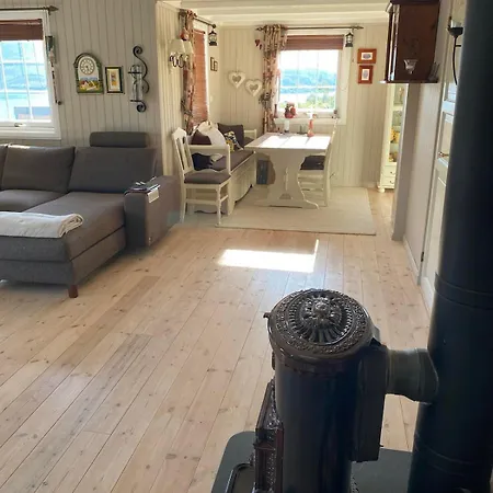 Holiday home Efjord Panorama Lodge, Spectacular View And Jaccuzi