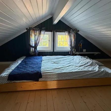 Holiday home Efjord Panorama Lodge, Spectacular View And Jaccuzi Straumoy