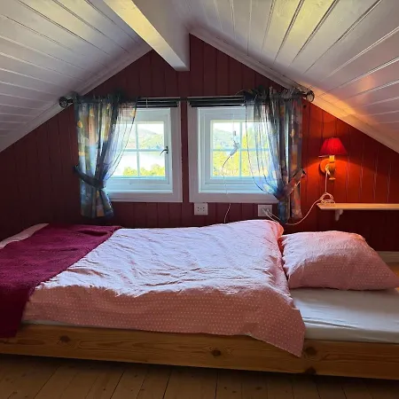 Holiday home Efjord Panorama Lodge, Spectacular View And Jaccuzi Straumoy